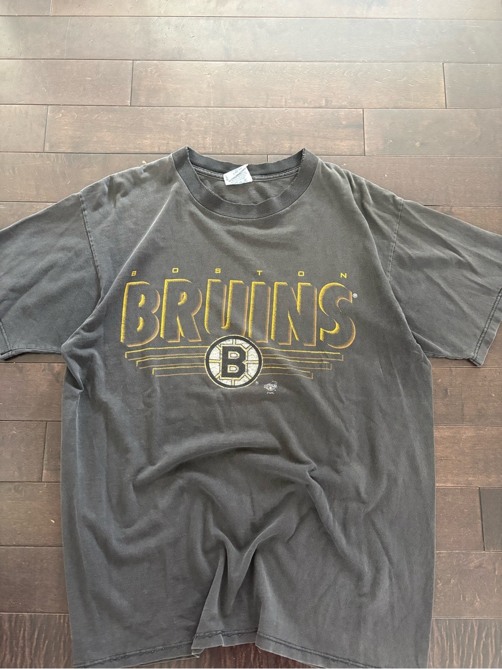 Super faded black vintage Boston bruins Graphic Tee - Black and Yellow